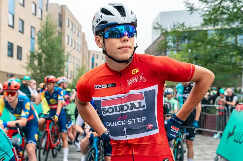 Paul Magnier Suffers Concussion in Crash at Tour of Britain