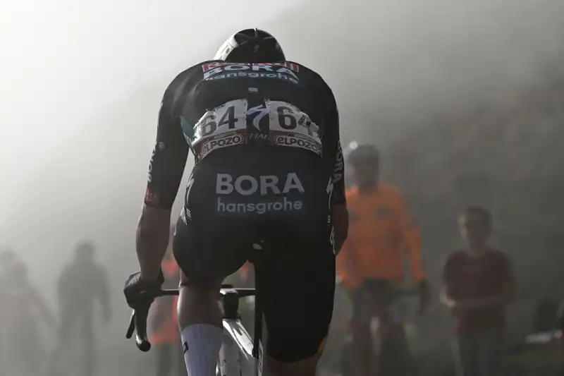 Red Bull and Bora Hansgrohe confirm “wave of illness” at Vuelta a España