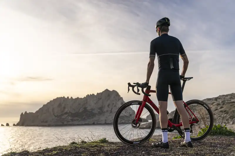 Mavic Announces Cosmic S 42 Carbon Wheelset Under 1000 lbs.