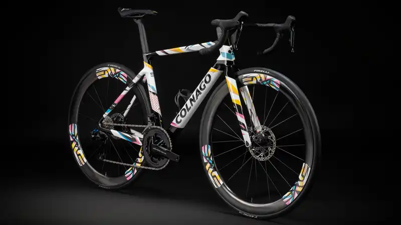 Is this the Colnago bike that Tadei Pogachar will win the Triple Crown?