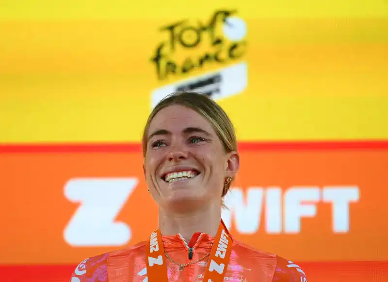 Demi Vollering Signs Two-Year Contract with FDJ-SUEZ for 2025-2026