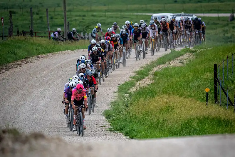 Who goes to the time of life in Kansas, confirms the winner of the lottery for unbound gravel and reveals the five qualifying events