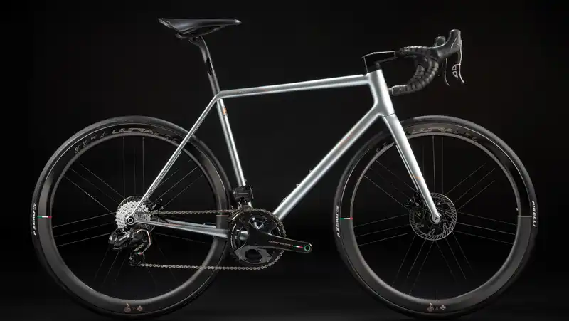 € 17,500 Kolnago Steelnovo Road Bike celebrates the 70th anniversary of the brand