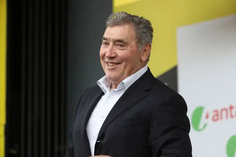 Eddy Merckx undergoes total hip replacement after Monday's crash.